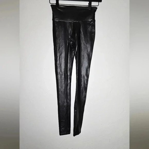 SPANX Pants - Spanx Faux Leather Leggings XS in Black